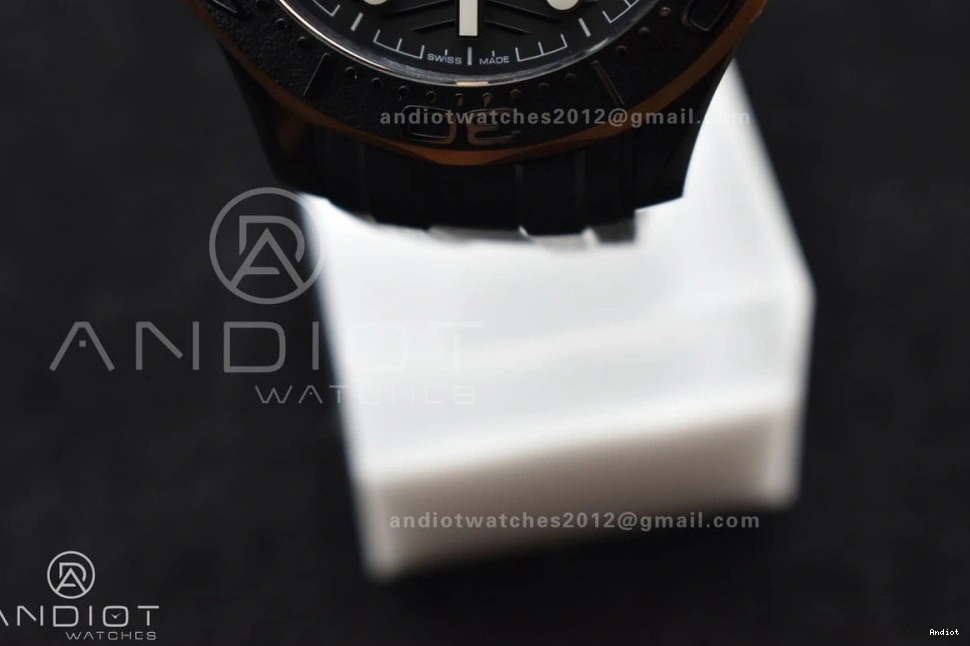 Black Edition Bezel Seamaster RG on Strap Black Rubber Best Black Ceramic 300m 1:1 VSF Dial 43.5mm A8806 0219